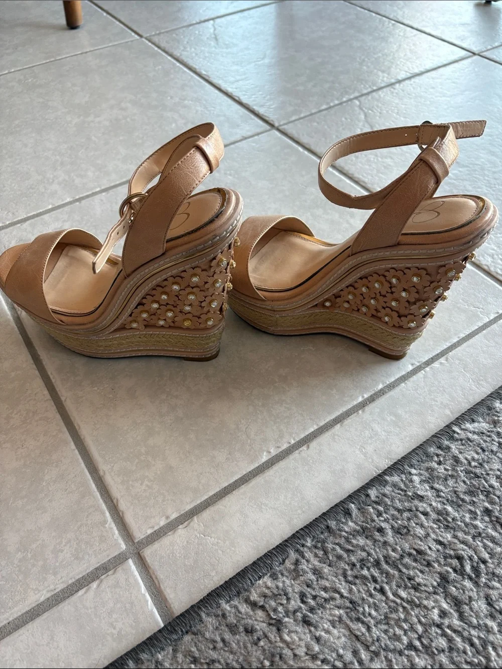 Jessica Simpson Ameeka wedge  Sandals in Tan 8.5 super cute